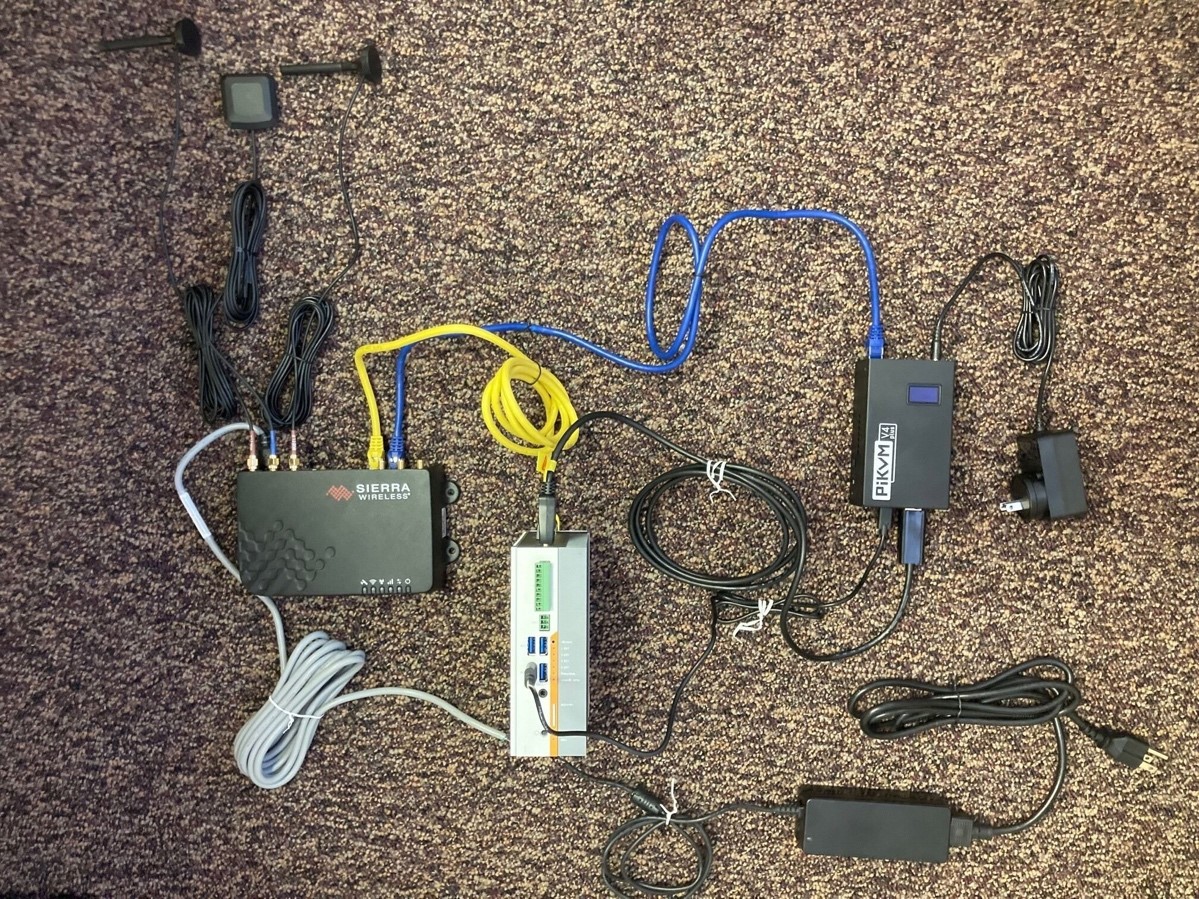 Several electrical devices connected to each other

Description automatically generated